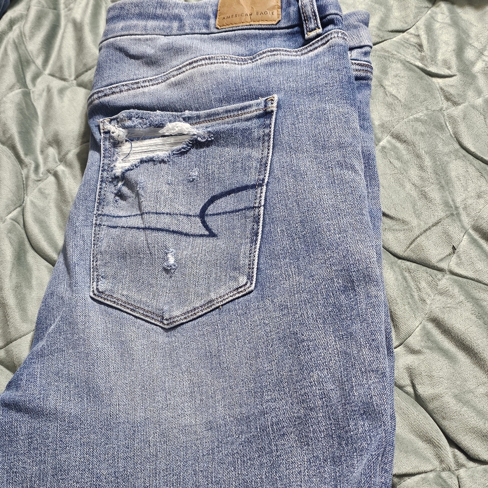 Sz 16 American Eagle Jeans Skinny distressed